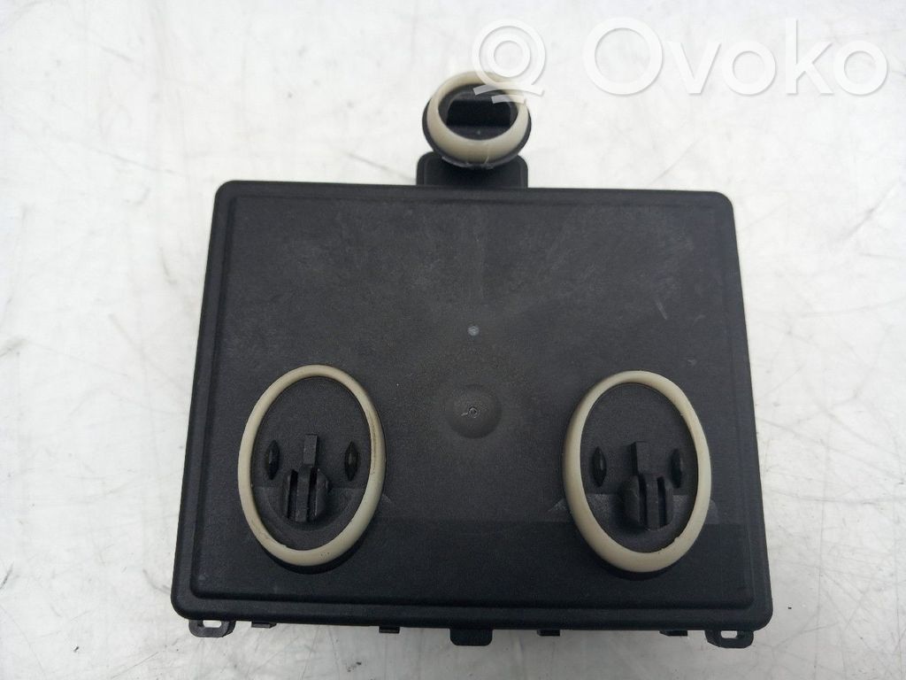 Muut ohjainlaitteet/moduulit   5Q0959595K,8W1959595D