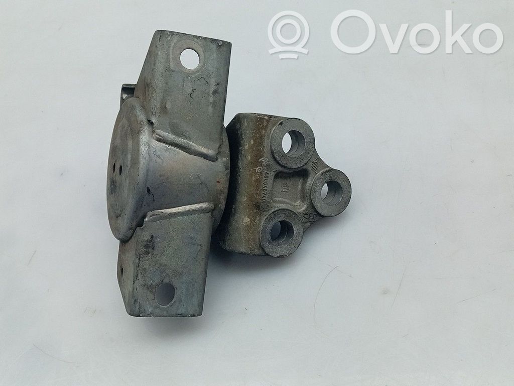 Engine mount bracket   468646740