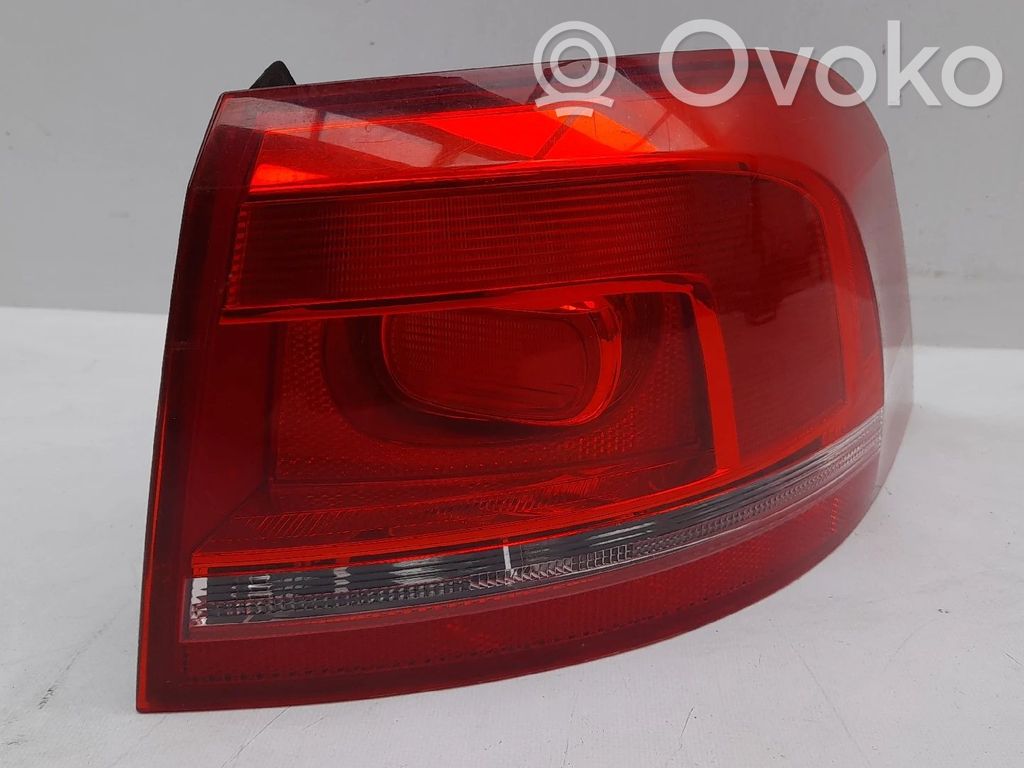 Volkswagen PASSAT B7 Lampă spate în caroserie 