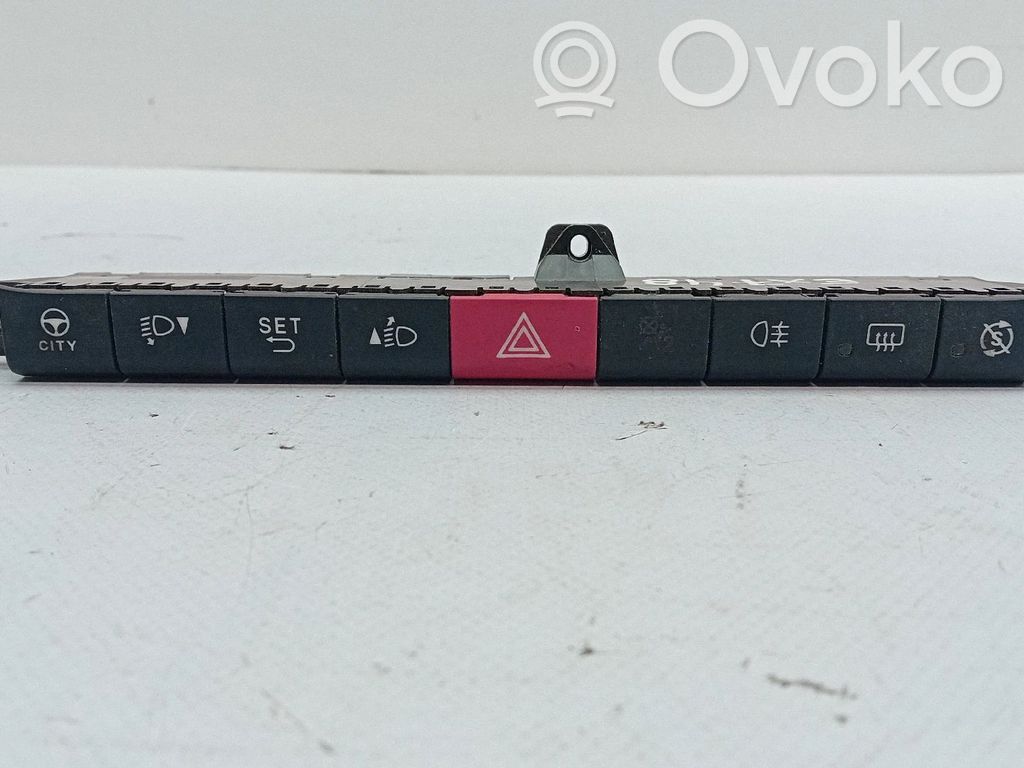 Botón interruptor de luz de peligro   07355969300