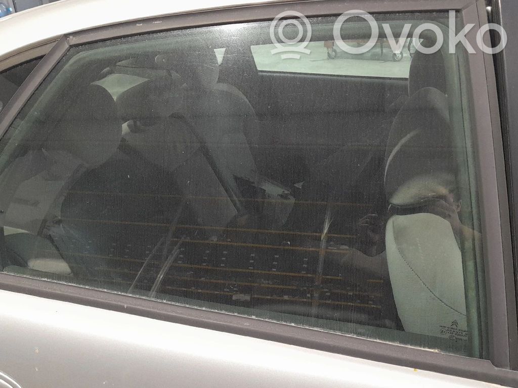 Fenster Scheibe Tür hinten