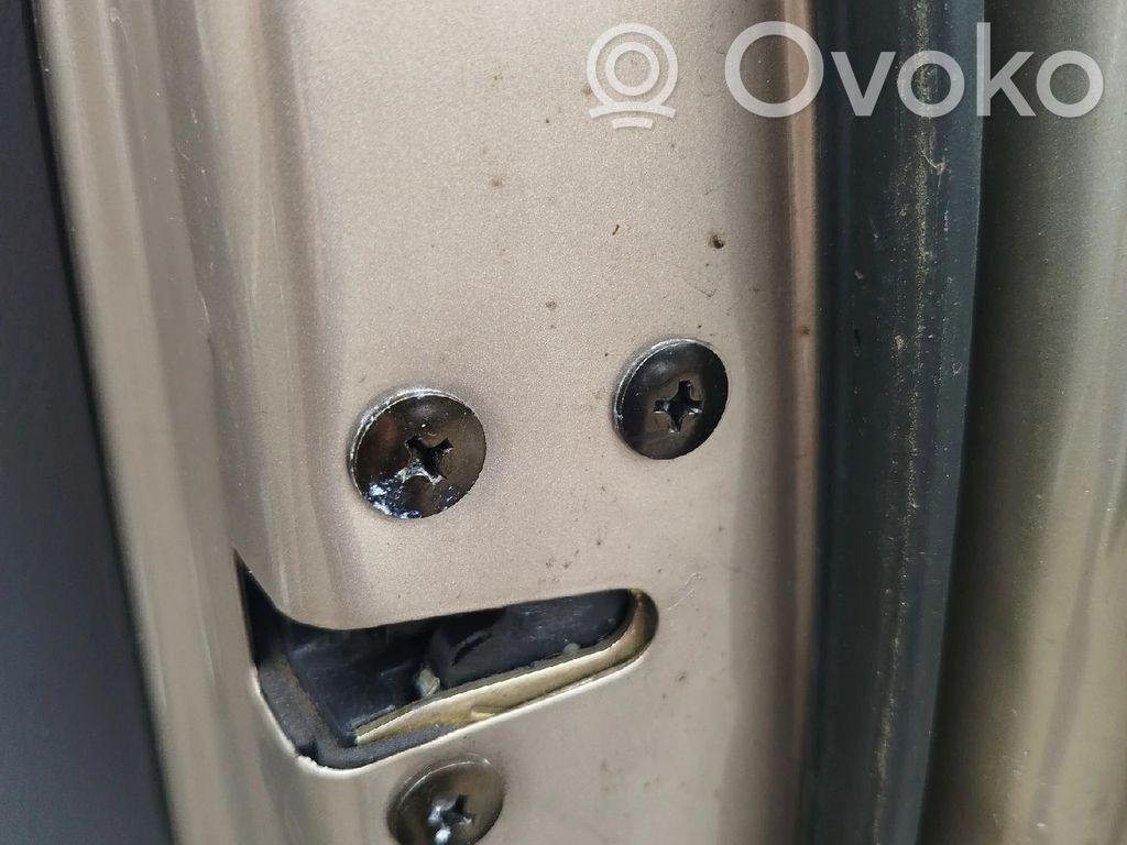 KIA Carnival Etuoven lukko 