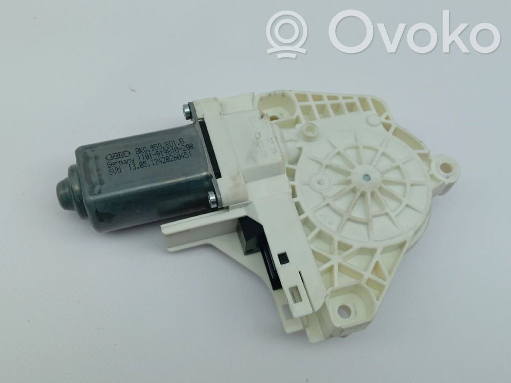 Silnik regulatora szyby drzwi przednich   8K0959801B