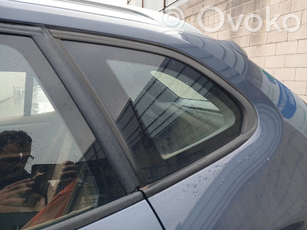 BMW X1 E84 Geam lateral spate