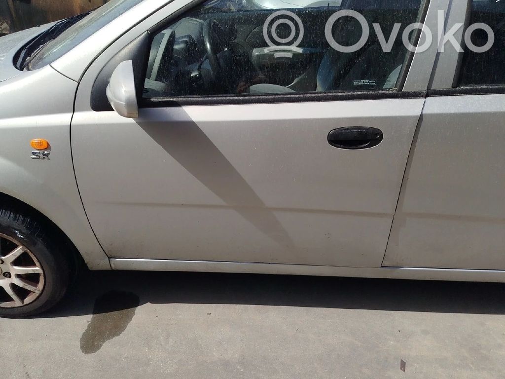 Chevrolet Aveo Tür vorne