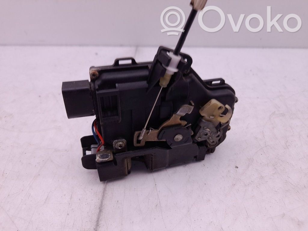Audi A6 S6 C5 4B Serratura portiera anteriore
