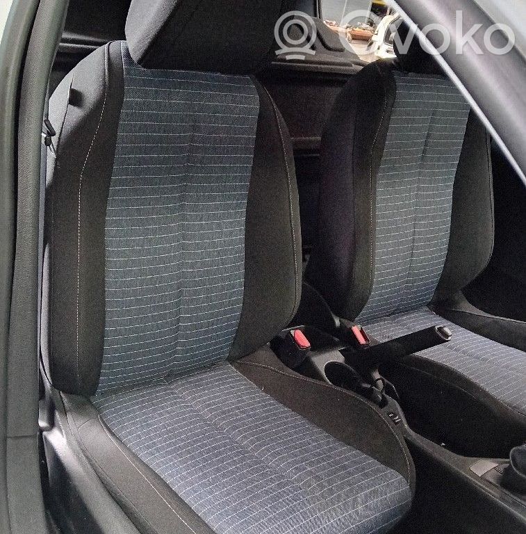 Peugeot 208 II Etumatkustajan istuin