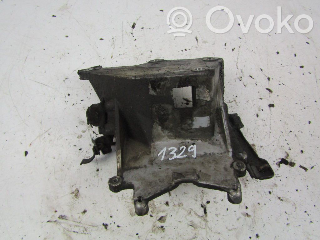 Opel Astra G Engine mounting bracket 