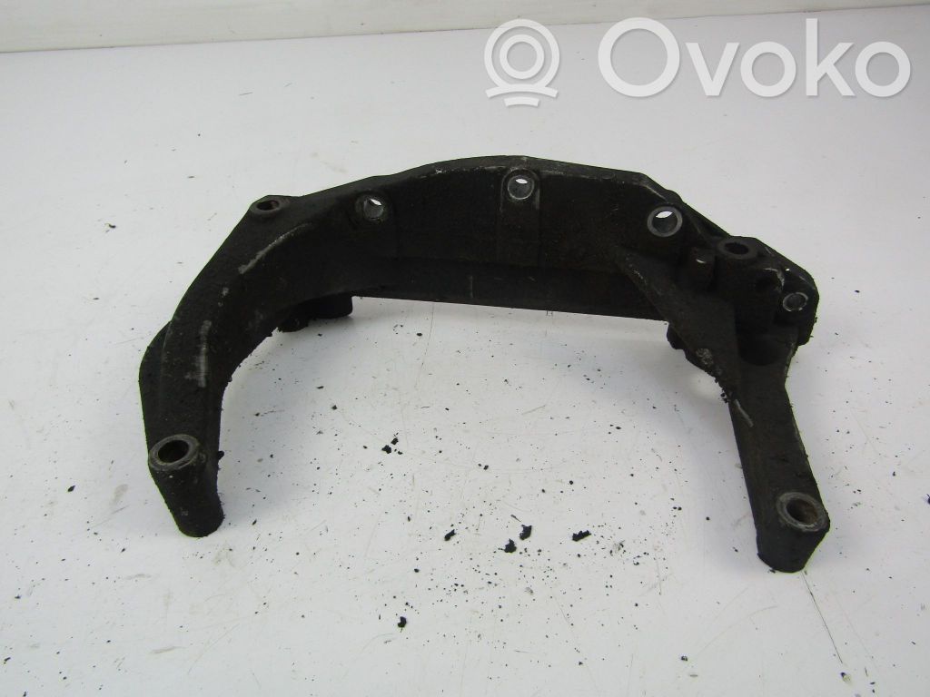 Audi 80 90 S2 B4 Gearbox mounting bracket 