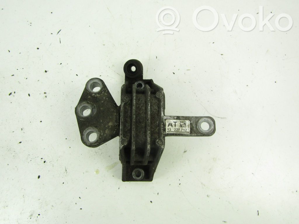 Engine mounting bracket   13227712,13227712