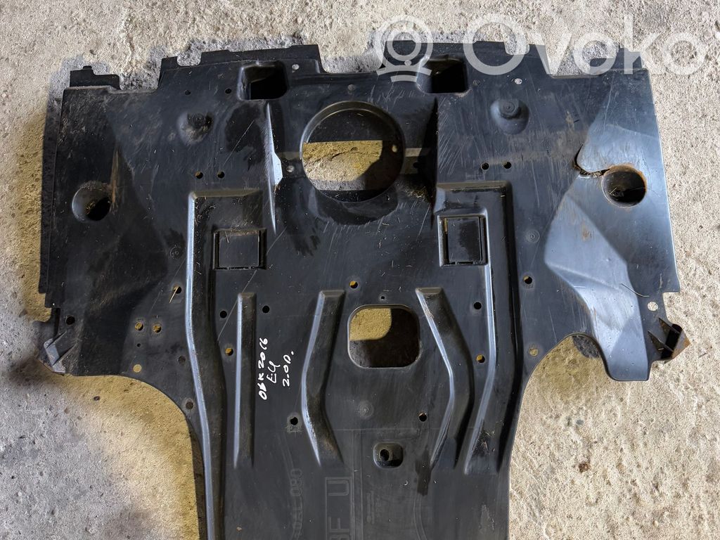 Subaru Outback (BS) Engine splash shield/under tray 