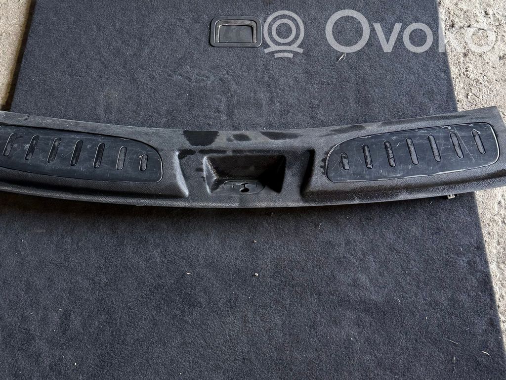 Dodge Durango III Osłona pasa bagażnika 