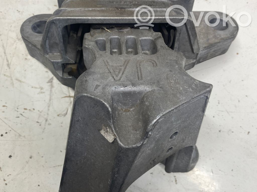 Ford Focus Gearbox mount 