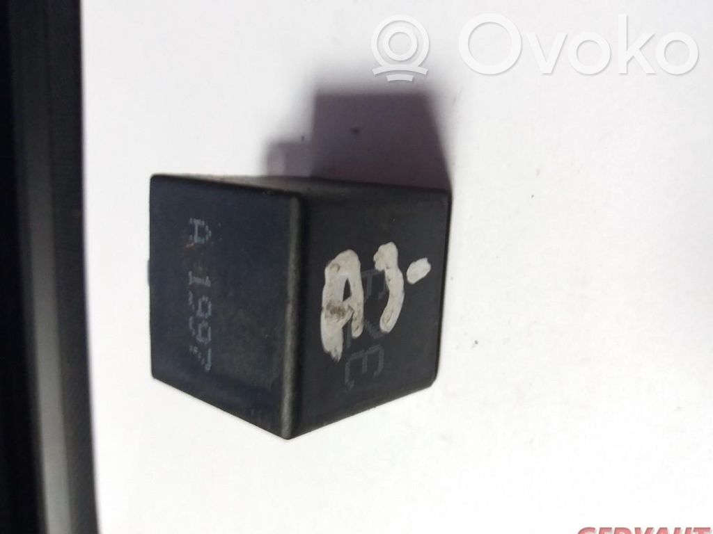Otros relés   8L0955531A