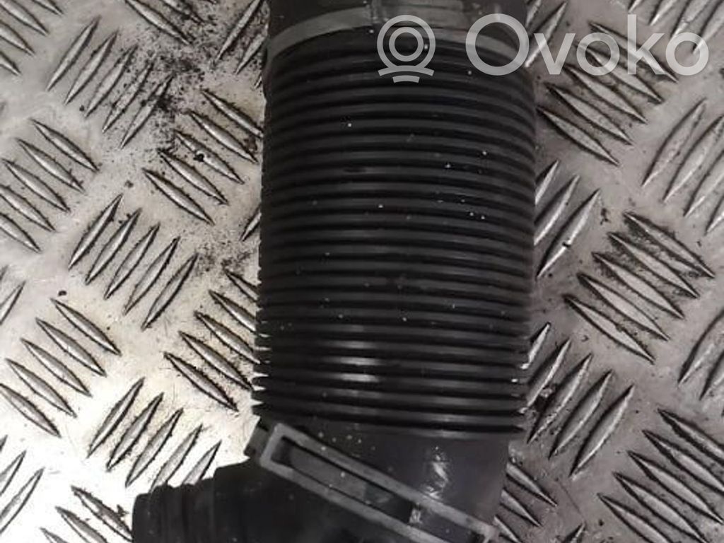 Volkswagen Golf V Air intake duct part 
