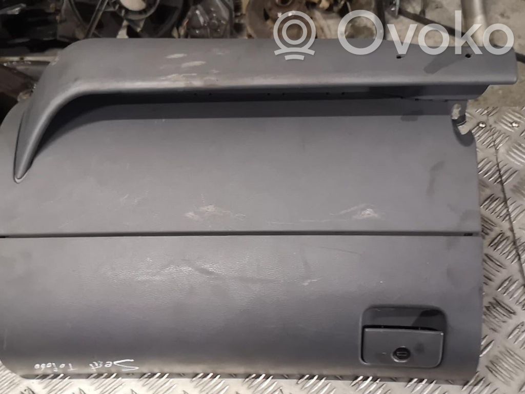 Seat Toledo II (1M) Cutie mănuși 