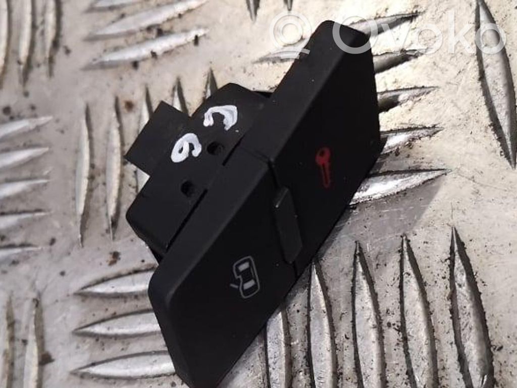 Central locking switch button   4F2962108