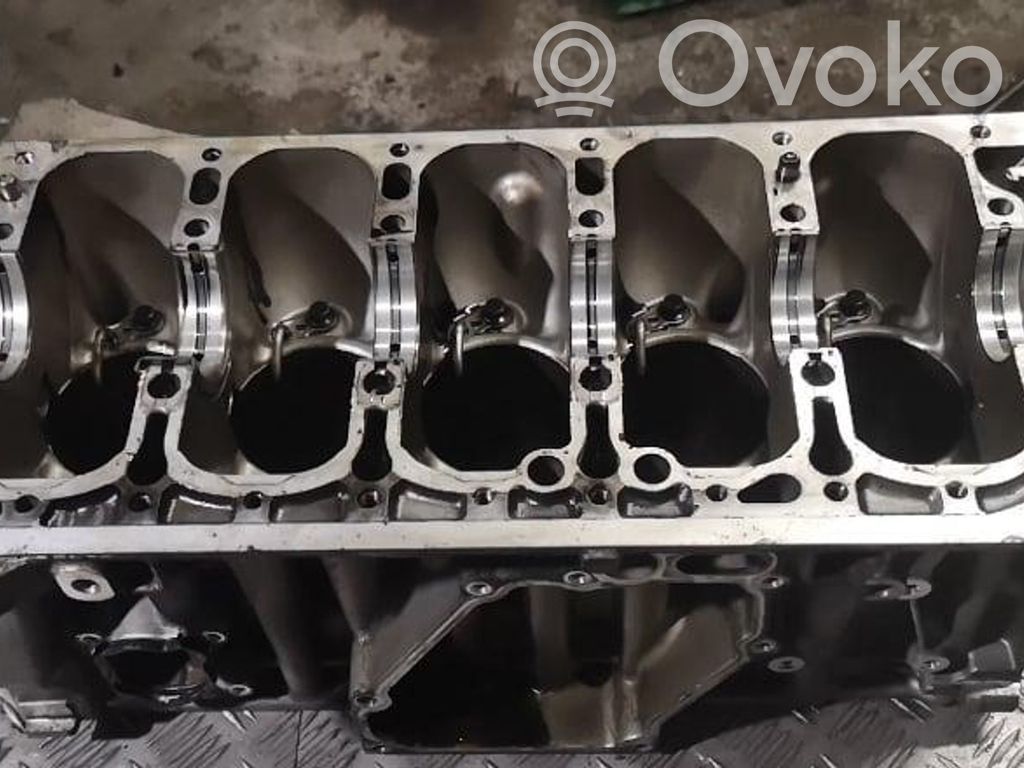 Engine block   30758048