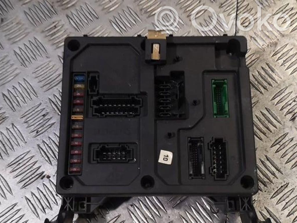 Drošinātāju bloks   7M0962258D