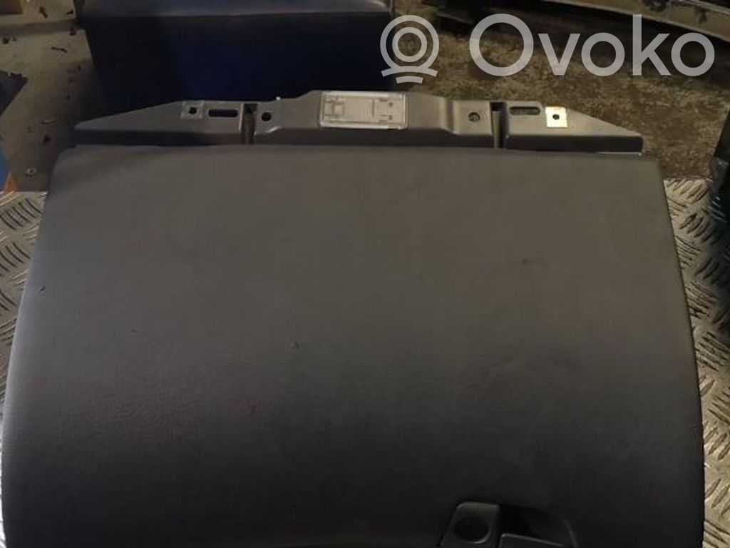 Volvo V70 Handschuhfach 