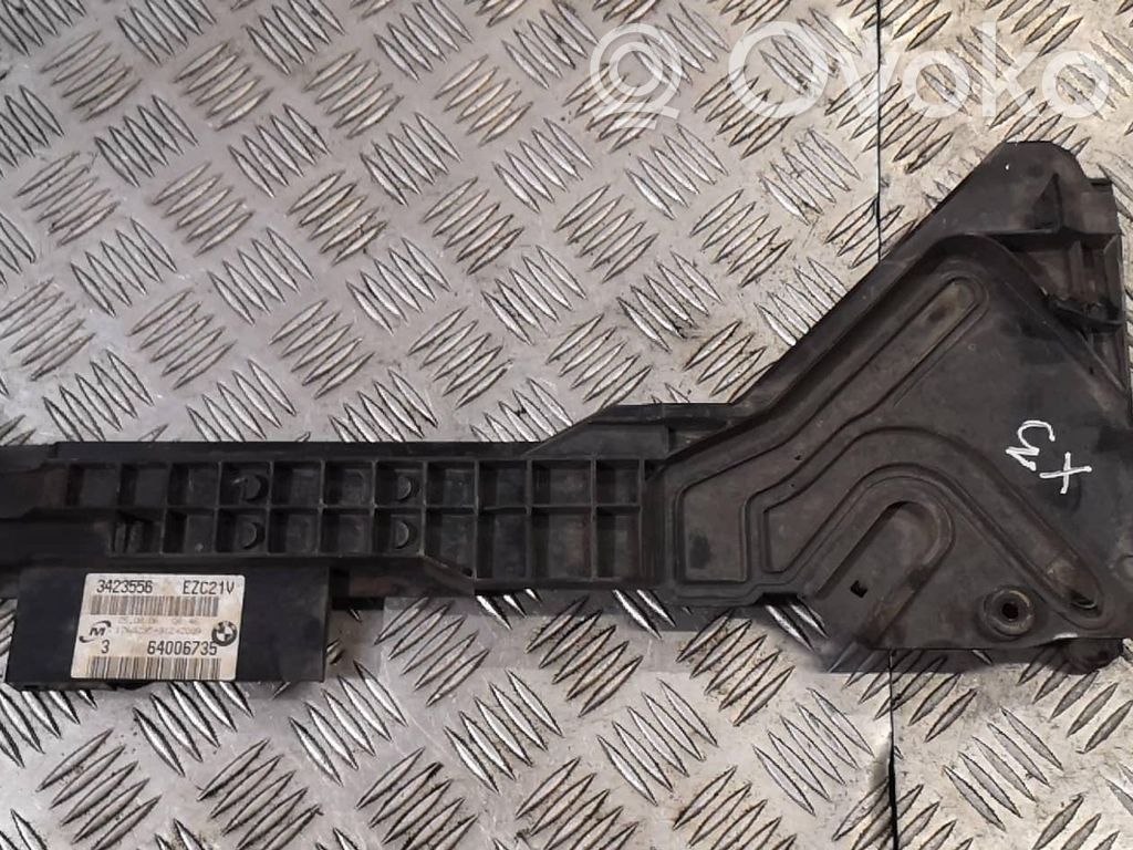 Radiator support slam panel bracket   3423556