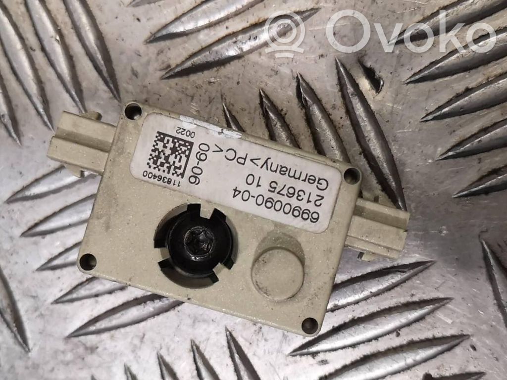 BMW X3 E83 Antenos stiprintuvas 