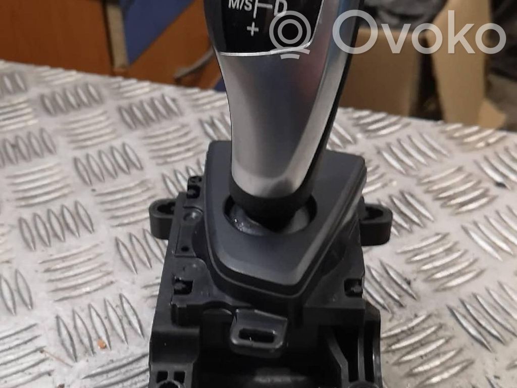 BMW 3 F30 F35 F31 Pavarų perjungimo mechanizmas (kulisa) 