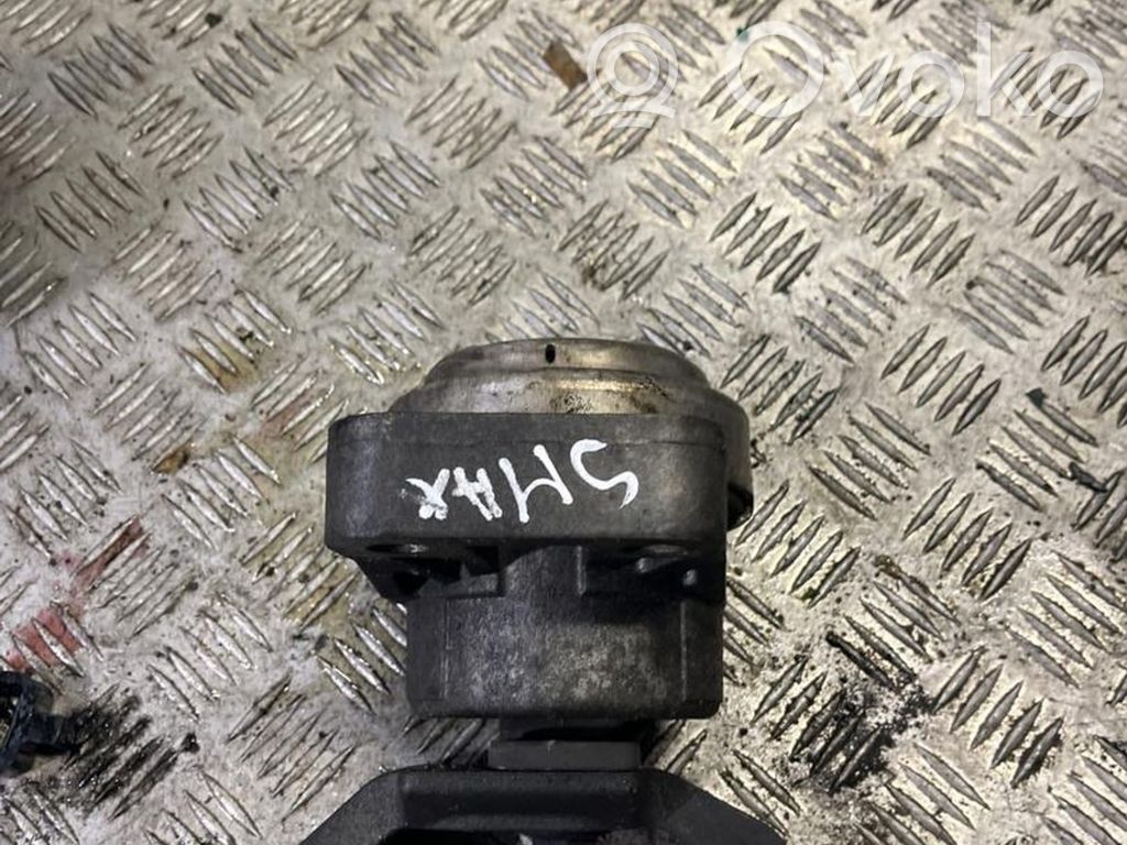 Ford S-MAX Engine mount bracket 