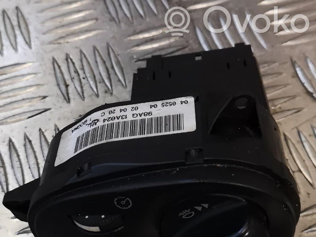 Ford Focus Light switch 