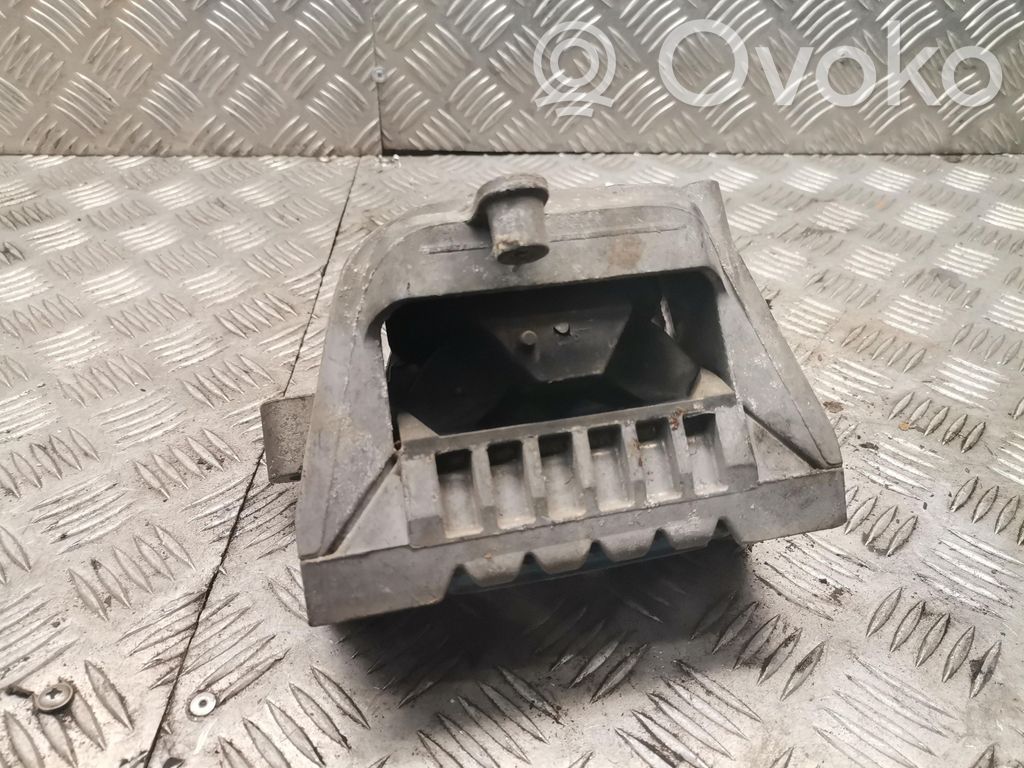 Engine mount bracket   1K0199262P