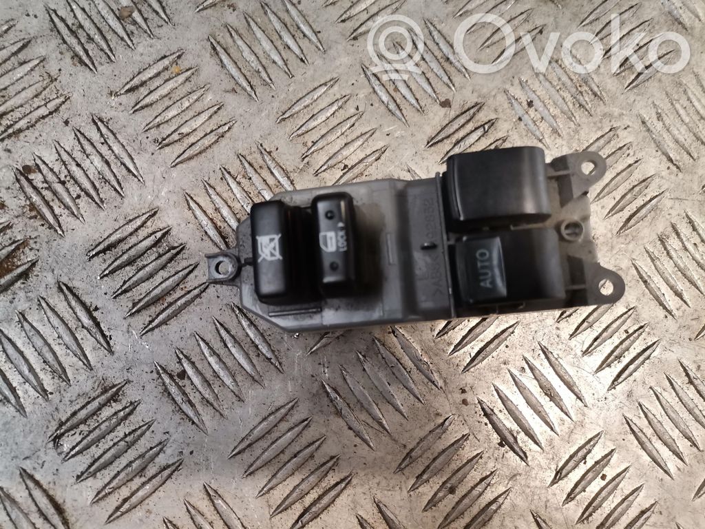 Toyota Yaris Electric window control switch 