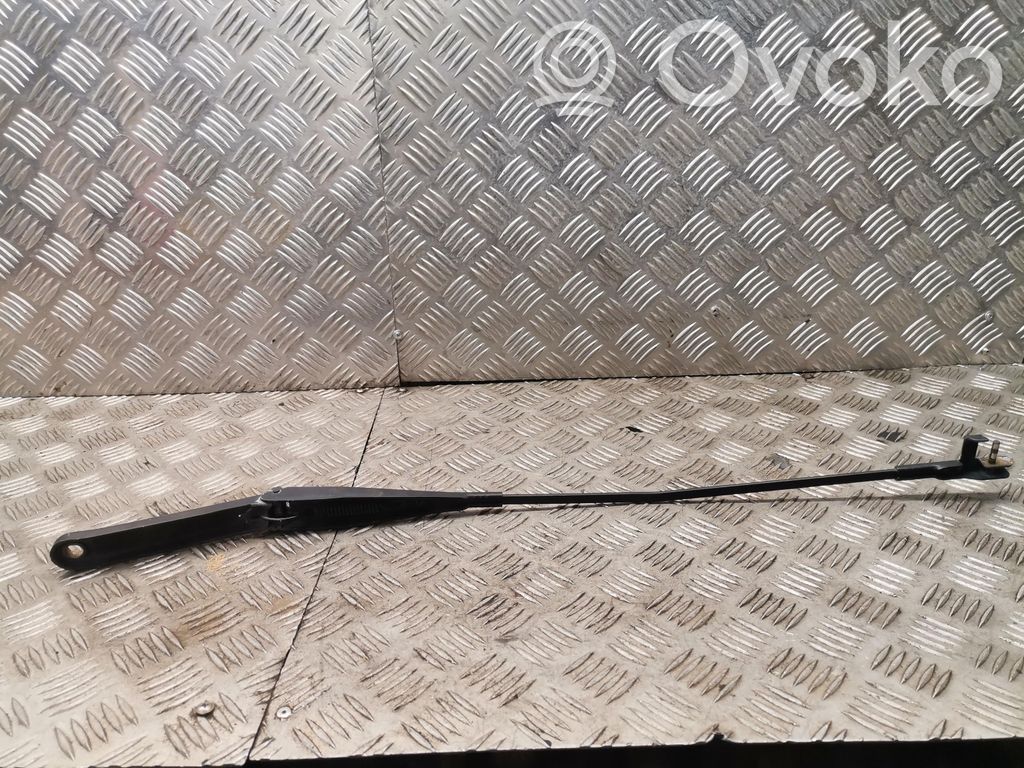 Ford Focus Front wiper blade arm 