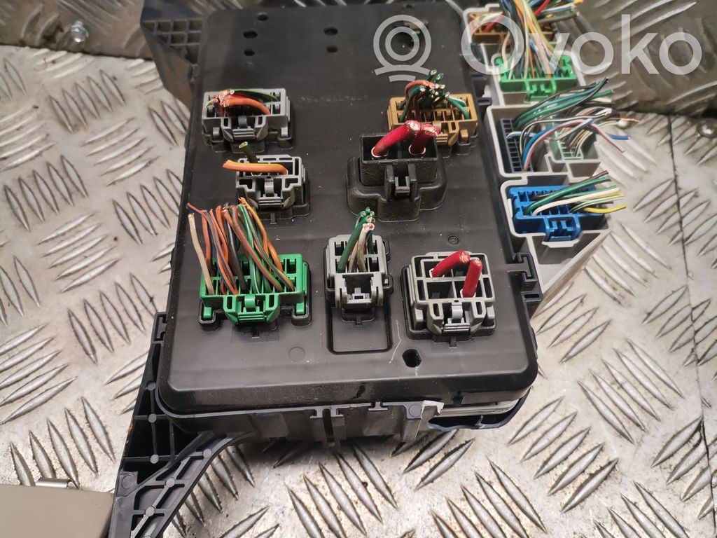 Ford Mondeo Mk III Fuse module 
