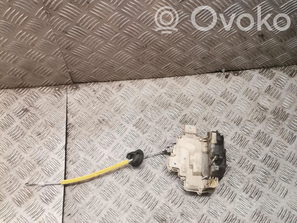 Audi A3 S3 8P Front door lock 