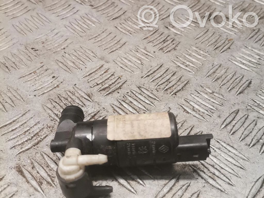 Peugeot 607 Windscreen/windshield washer pump 