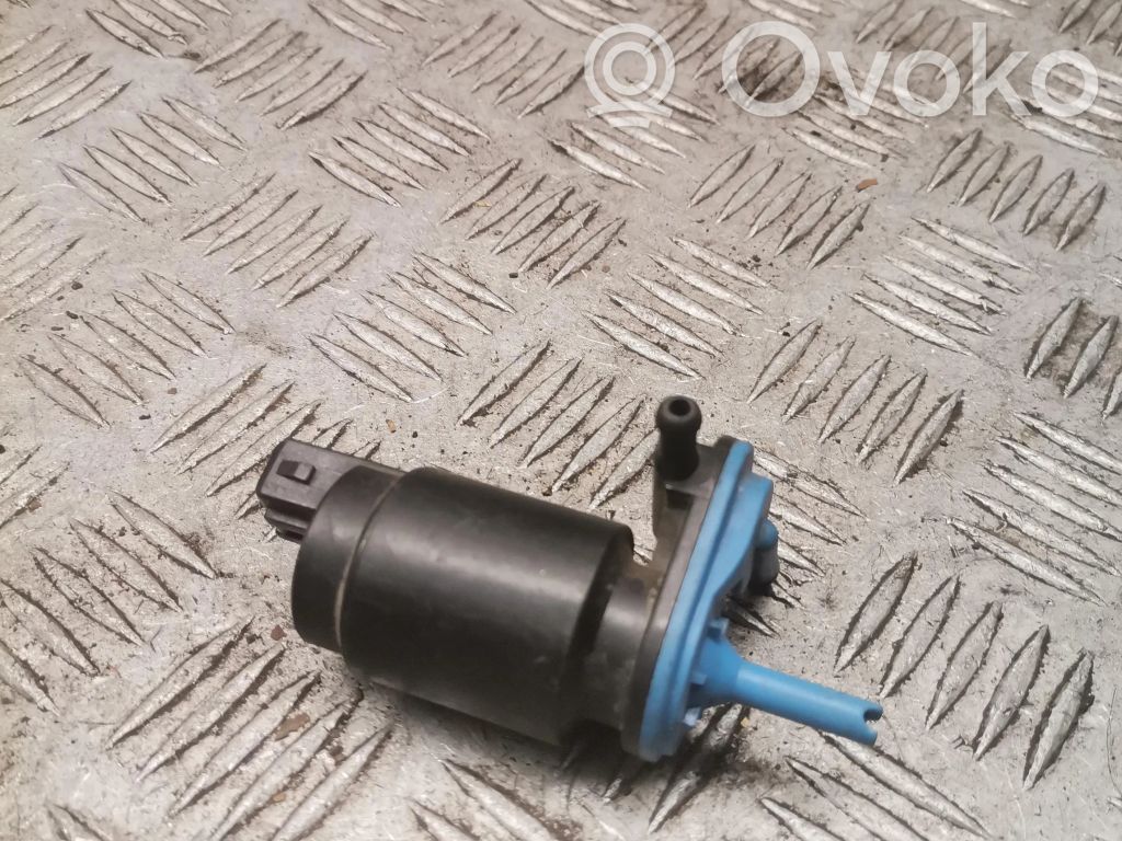 Opel Astra G Windscreen/windshield washer pump 