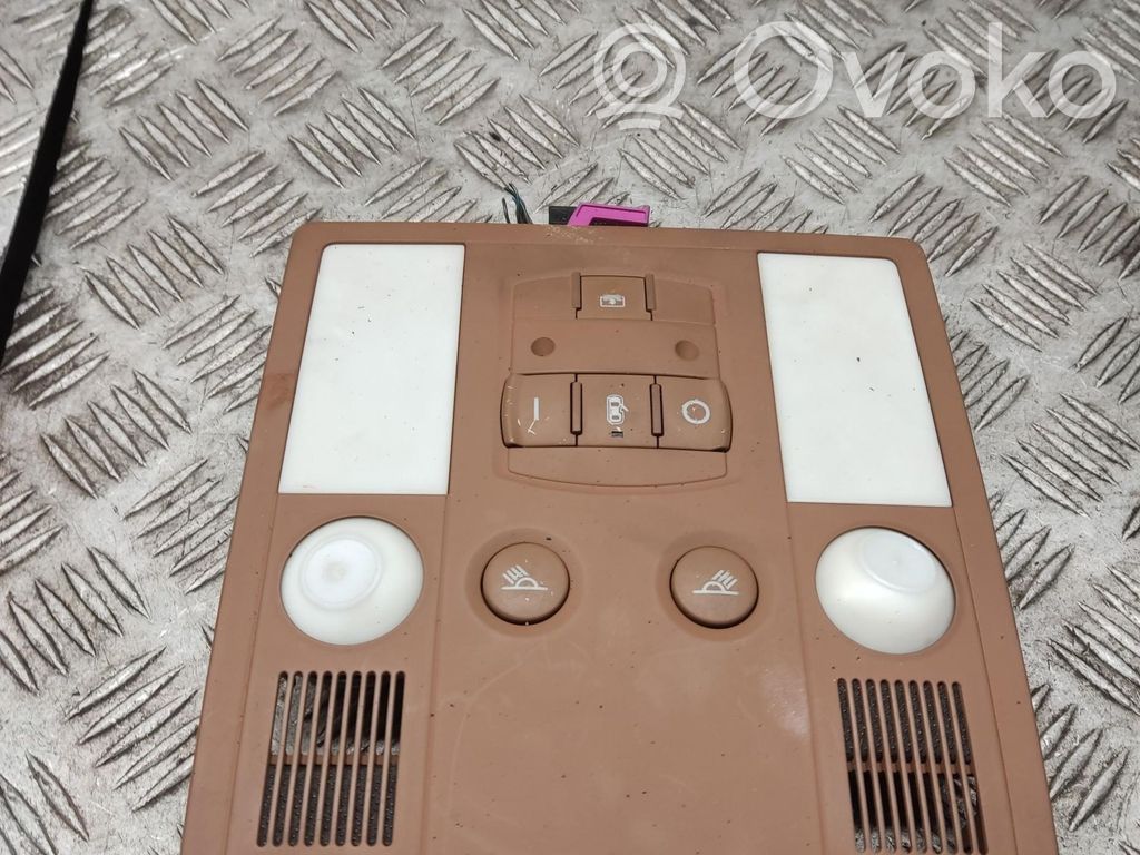 Etuistuimen valo   4E0947111K