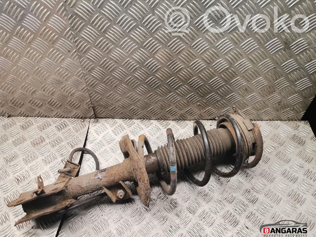 Nissan Qashqai Priekšpusē amortizators ar atsperi 