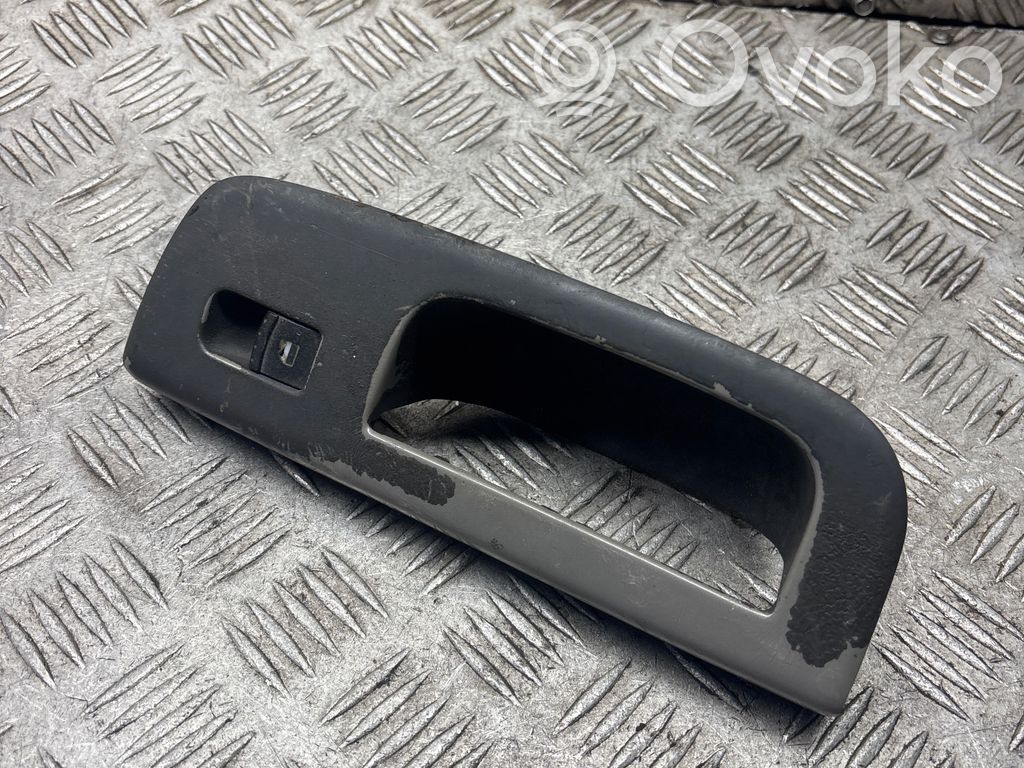 Electric window control switch   7M3867172B