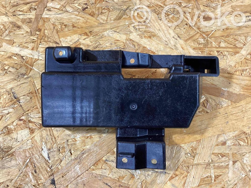 Porsche Macan (95B) Front bumper mounting bracket 