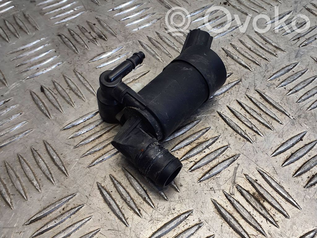 Windscreen/windshield washer pump   BV6117K624BB