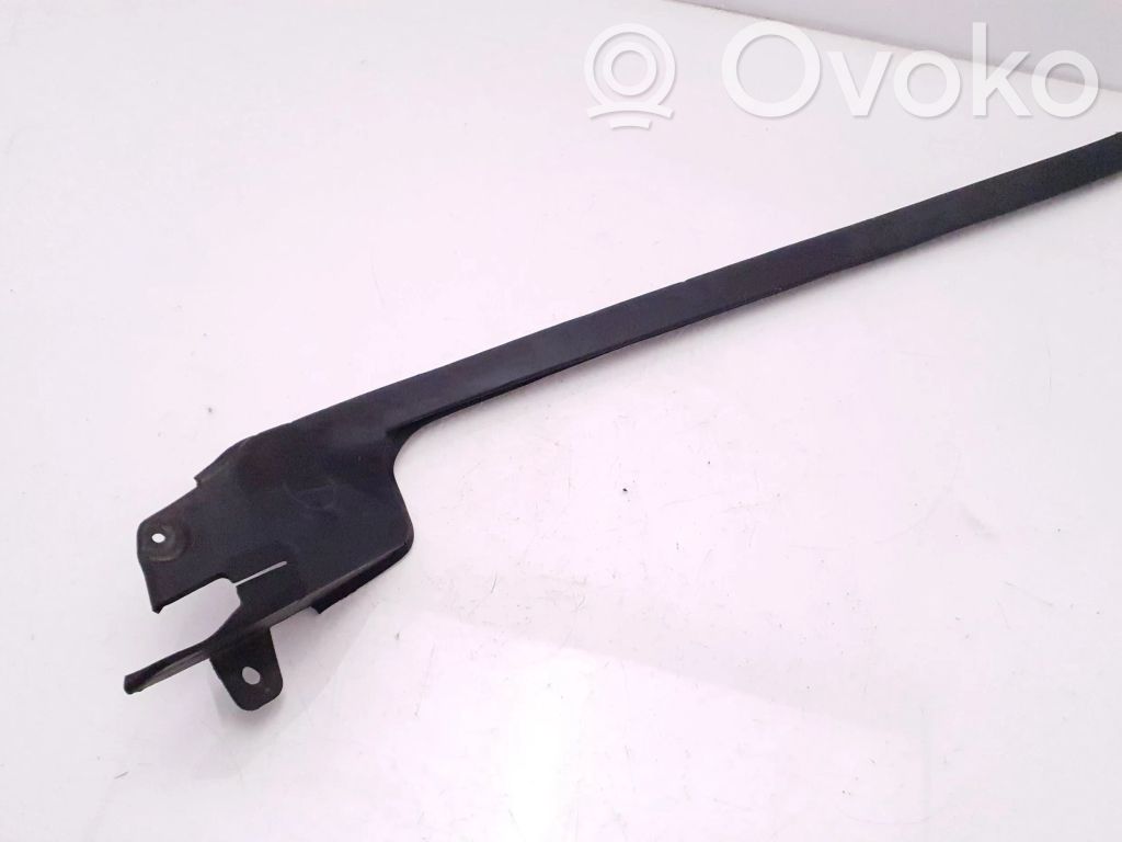 Dodge Nitro Windshield trim 