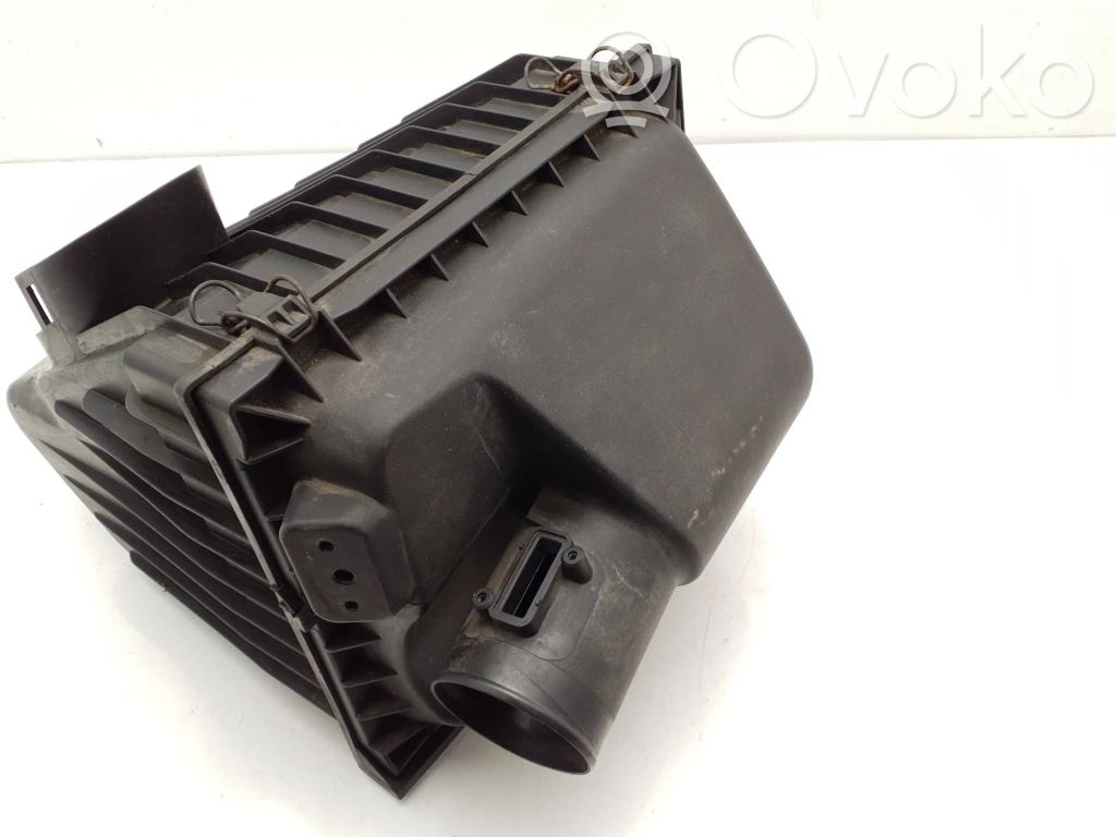 Dodge Nitro Air filter box 
