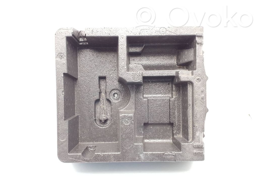 Toyota Auris 150 Tool box 