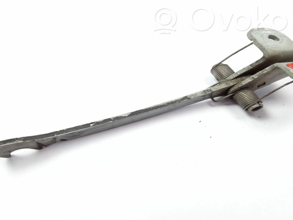 Nissan Kubistar Tailgate/trunk/boot hinge 