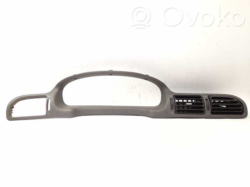 Peugeot 406 Osłona tylnej klapy 