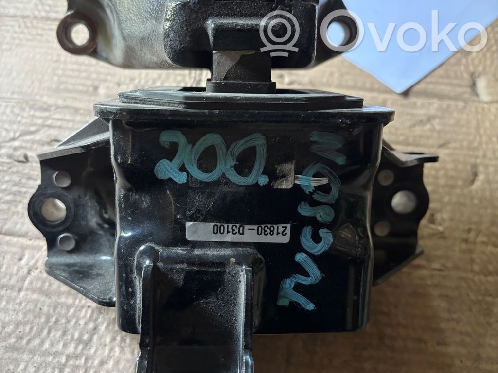Hyundai Tucson TL Engine mount bracket 