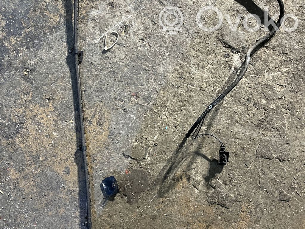 BMW 2 F45 Dysza spryskiwacza szyby przedniej / czołowej 