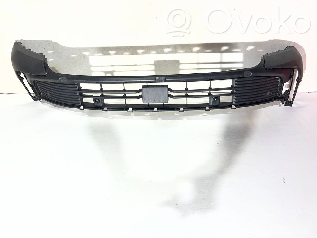 Front bumper   R2KB17C831