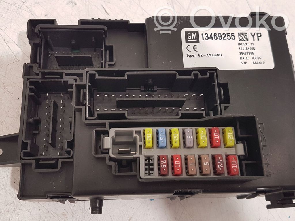 Opel Meriva B Ramka / Moduł bezpieczników 